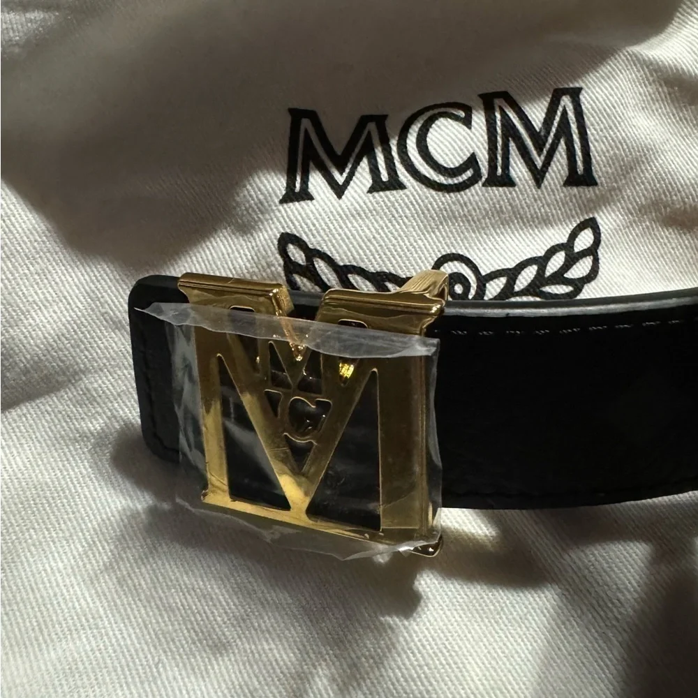 MCM Reversible Belt -MENA M REVERSIBLE BELT 2.5 CM IN‎ VISETOS Size 100
